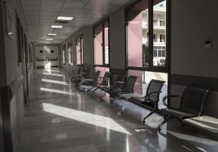 Πάτρα: Συναγερμός μετά από κρούσμα μηνιγγίτιδας – Φοιτητής διασωληνωμένος στο νοσοκομείο Ρίου