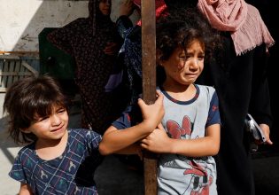 Γεννημένα στη φρίκη του πολέμου – Πώς επιβιώνουν τα παιδιά στην βομβαρδισμένη Γάζα