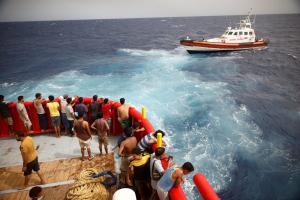 Βραδυφλεγής βόμβα το μεταναστευτικό στην Ευρώπη – Τι προβλέπει για το 2024 διεθνές think tank