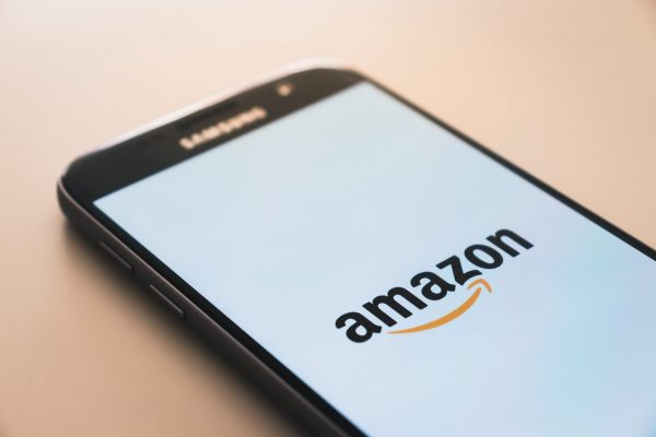 Χιλιάδες πωλητές έμειναν ξαφνικά εκτός Amazon – Η συνέχεια στα δικαστήρια