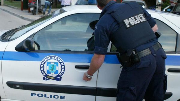 Θεσσαλονίκη: Συνελήφθη ανήλικος για ληστεία σε ψιλικατζίδικο – 1.300 ευρώ η λεία