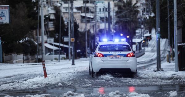 ΕΛ.ΑΣ.: Αυστηρές συστάσεις και χρήσιμες συμβουλές για τον επικείμενο χιονιά