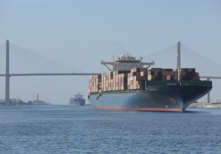 Κρίσιμη η κατάσταση για την ναυτιλία στην Ερυθρά Θάλασσα – Ποιες εταιρείες την αποφεύγουν
