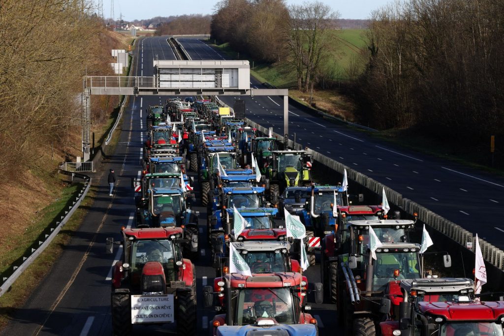 Γαλλία: Οι προτάσεις της κυβέρνησης δεν ικανοποιούν τους αγρότες - Οι κινητοποιήσεις θα συνεχιστούν