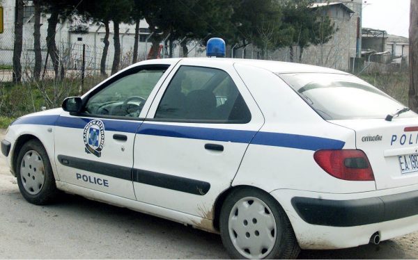 Λάρισα: Νεαρός άνδρας κυκλοφορούσε γυμνός στο κέντρο της πόλης