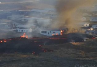 Στο έλεος της λάβας τα σπίτια στο Γκρίνταβικ – «Είναι σαν ταινία καταστροφής» λένε οι πολίτες