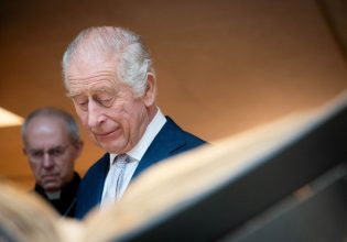 Kαι ο βασιλιάς Κάρολος στο νοσοκομείο την επόμενη εβδομάδα – Αναβάλλονται οι δημόσιες υποχρεώσεις του