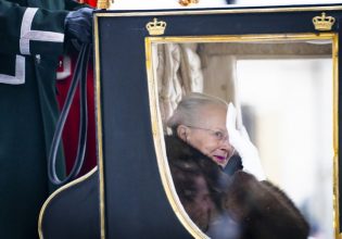 Δανία: Η τελευταία βόλτα της Μαργαρίτας ως βασίλισσα με την άμαξά της
