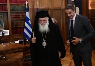 Το τετ α τετ Μητσοτάκη – Ιερώνυμου και ο δεύτερος γύρος με την εκκλησία για τα ομόφυλα ζευγάρια