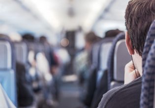 ΗΠΑ: «Ασφυξία» σε πτήση – Επιβάτης έπαθε το πιο σιχαμερό ατύχημα