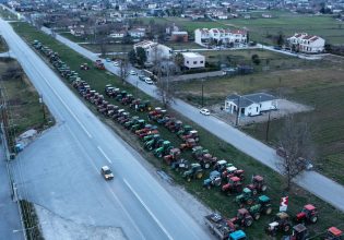 Αγρότες: Κατέλαβαν συμβολικά την Εθνική Οδό στον Πλατύκαμπο – Συντονισμός και κλιμάκωση του αγώνα