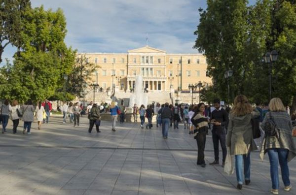 Σύνταγμα: Λήξη συναγερμού – Έκλεισε η Καραγεώργη Σερβίας για μία… εργαλειοθήκη