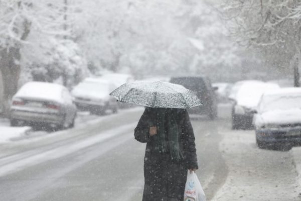 Καιρός: «Φωτοβολίδα ψύχους και χιονιού προ των πυλών» – Οι περιοχές που θα ντυθούν στα λευκά