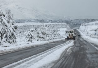 Καιρός: Χιόνια και κλειστά σχολεία στην Εύβοια – Ισχυρές βροχές και καταιγίδες