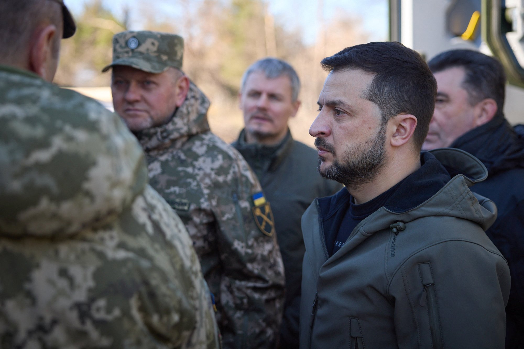 Ουκρανία: Ειλημμένη απόφαση - Έτοιμος να «καρατομήσει» τον στρατηγό Ζαλούζνι ο Ζελένσκι