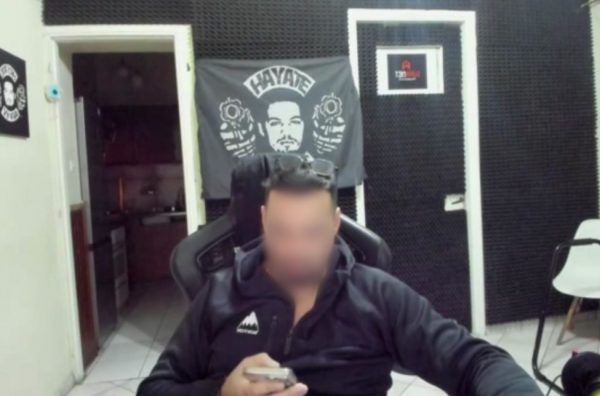 Προθεσμία για να απολογηθεί έλαβε ο youtuber που μετέδιδε live βασανισμούς ανθρώπων