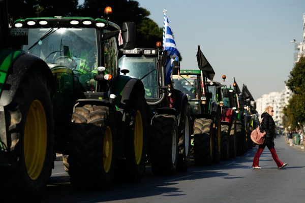 Στάχτη στα μάτια των αγροτών οι εξαγγελίες Μητσοτάκη