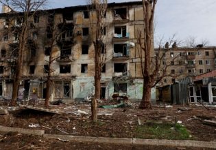 Ο Ζελένσκι παρακαλεί για περισσότερα όπλα καθώς χάνει ουκρανική πόλη στην πρώτη γραμμή του μετώπου