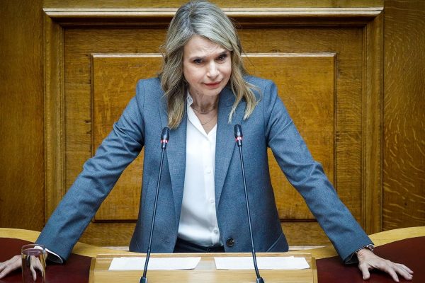 Αποστολάκη: Παράθυρο ατιμώρητης κακουργηματικής απιστίας στο ν/σ για τους Ποινικούς Κώδικες