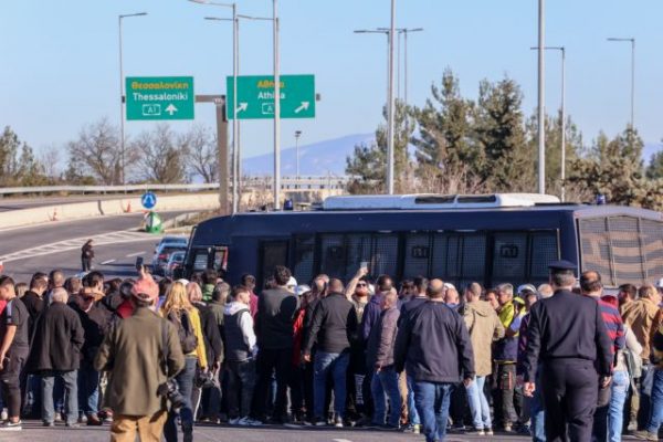 Μια από τα ίδια ο Μητσοτάκης για αγρότες: Έχει δοθεί ένα δισ. – Δεν θα γινόταν αν η οικονομία δεν πήγαινε καλά