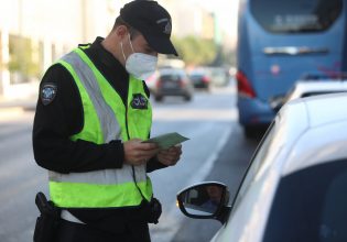 «Θα παρκάρω όπου γουστάρω» – Πώς αντέδρασε οδηγός σε προειδοποιητικό σημείωμα του δήμου Λάρισας