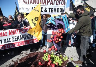 Μαστίγιο και καρότο στους αγρότες από την κυβέρνηση – Στη Λάρισα μεταφέρεται το κέντρο αγώνα