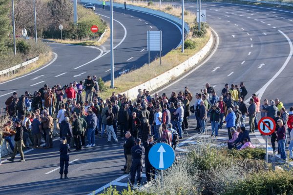 Ποιους δρόμους κλείνουν σήμερα οι αγρότες