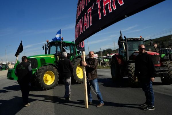 Αγρότες: Με 15μελή επιτροπή στη συνάντηση με τον Μητσοτάκη