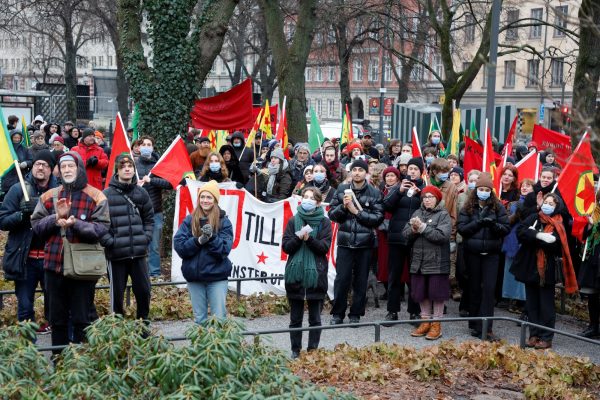 «Τώρα δεν είμαστε ασφαλείς» – Τι σημαίνει η είσοδος της Σουηδίας στο ΝΑΤΟ για τους Κούρδους