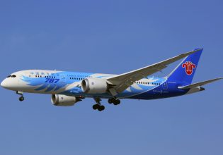 Αερομεταφορές: Συνεχιζόμενες ζημιές για κινεζικές αεροπορικές εταιρείες