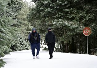 Κακοκαιρία: Διεκόπη η κυκλοφορία στη λεωφόρο Πάρνηθας λόγω χιονόπτωσης