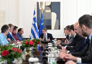 Μητσοτάκης προς αγρότες: Είμαστε εδώ να βρούμε λύσεις – Περιορισμένα τα δημοσιονομικά περιθώρια