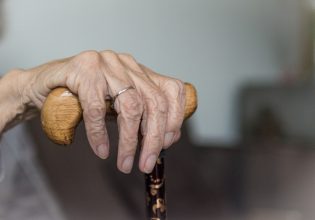 Κοζάνη: 80χρονη έπεσε θύμα απάτης με δήθεν τροχαίο – Ο δράστης συνελήφθη εγκαίρως αλλά…