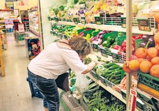 Ακρίβεια: Φρούτα, λάδι και λαχανικά αδειάζουν το πορτοφόλι – Οι ανατιμήσεις ανά προϊόν