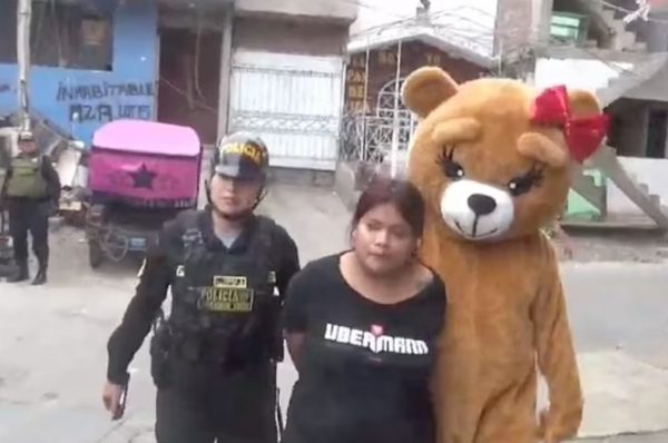 Αστυνομικός ντύθηκε αρκουδάκι και συνέλαβε έμπορο ναρκωτικών