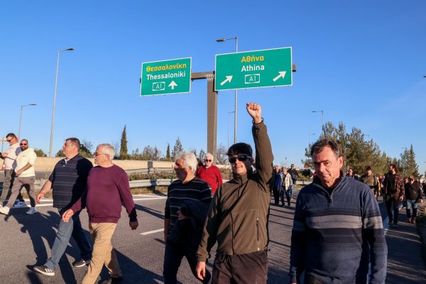 Στο Μαξίμου οι απαντήσεις για τη συνέχεια των κινητοποιήσεων – Ποιοι 15 αγρότες θα συναντήσουν τον Μητσοτάκη