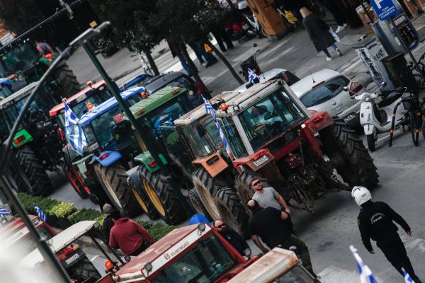 Έτοιμοι να σκληρύνουν τη στάση τους οι αγρότες – «Θα δούμε εικόνες που θυμίζουν Γαλλία, Γερμανία, Ιταλία»