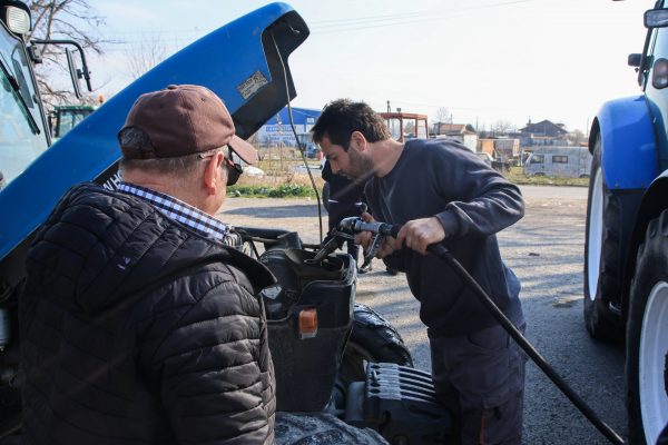 Οι αγρότες στην Αθήνα: «Φούλαραν» τα ντεπόζιτα και πατάνε γκάζι για το μεγάλο συλλαλητήριο