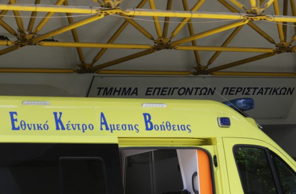 Πύργος: Θύμα ξυλοδαρμού διανομέας – Τον χτύπησαν με ξύλο στο κεφάλι