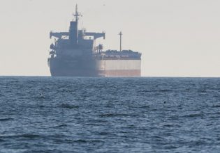 Τουρκία: Ναυάγησε εμπορικό πλοίο στη θάλασσα του Μαρμαρά – Αγνούνται έξι μέλη του πληρώματος