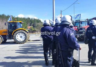 Κιλκίς: Τρακτέρ παρέταξαν οι αγρότες στο τελωνείο Ευζώνων – «Θα παραμείνουμε εδώ έως τη συνάντηση της Τρίτης»