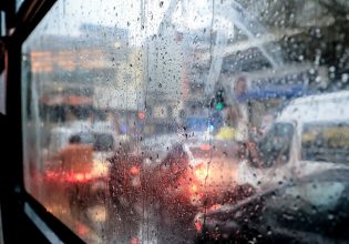 Κυκλοφοριακό κομφούζιο στην Αττική λόγω της καταιγίδας