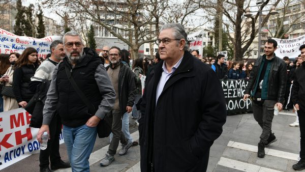 Η συγκάλυψη του εγκλήματος στα Τέμπη ξεκίνησε από την πρώτη στιγμή, λέει ο Κουτσούμπας