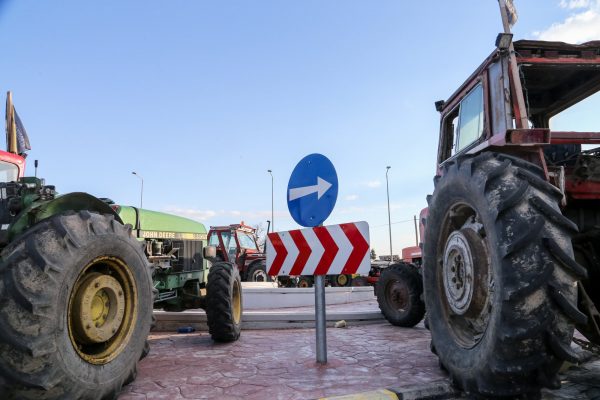 Κλιμακώνουν οι αγρότες και έρχονται με τα τρακτέρ στην Αθήνα – Ζητούν πραγματικά μέτρα και όχι ψίχουλα