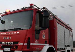 Θεσσαλονίκη: Στις φλόγες τυλίχθηκε σπίτι στο Ωραιόκαστρο – Επιχείρηση απεγλωβισμού των ενοίκων