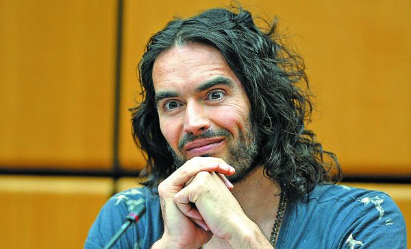 Ο Russell Brand αρνείται την κατηγορία για σεξουαλική επίθεση – «Δεν ήμουν μεθυσμένος»