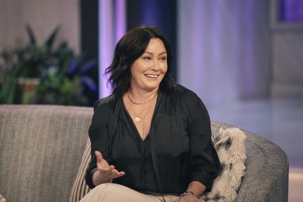 «Εξαφανίζει την ταυτότητά σου» – Η μάχη της Shannen Doherty με τον καρκίνο