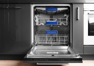 Μάθε να καθαρίζεις άψογα το πλυντήριο πιάτων σε 5 απλά βήματα
