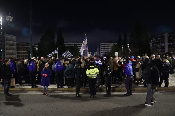 Ομόφυλα ζευγάρια: Σπαρτιάτες και παραθρησκευτικές οργανώσεις σε συλλαλητήριο την Κυριακή