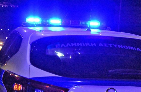 Πάτρα: Οδηγός Ι.Χ έχασε τον έλεγχο και καρφώθηκε σε κολόνα